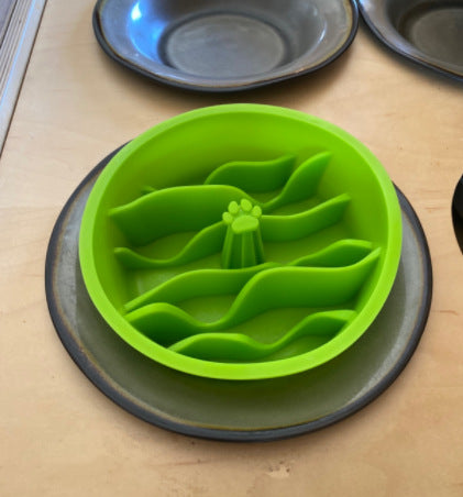 Interactive Puzzle Maze Feeder for Fast Eaters. Prevents Gulping and Vomiting. Holds 3 Cups of Food Pets. Dishwasher-Safe BPA-Free Silicone