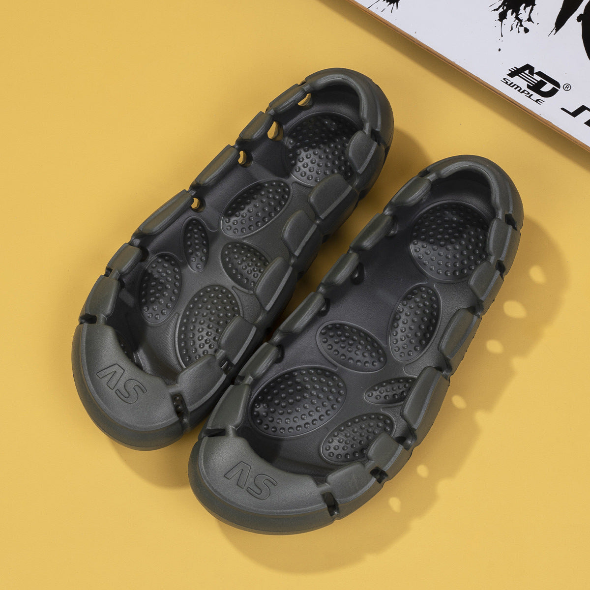 XP-033 Fashion Men Women Slippers Flat Bottom Anti Slip Breathable High-Quality Outdoor Slippers